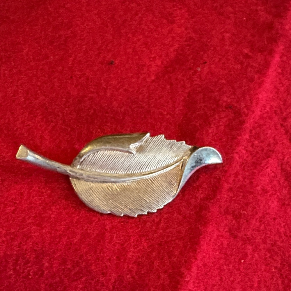 Vintage 60s Beau Sterling Silver Leaf Brooch